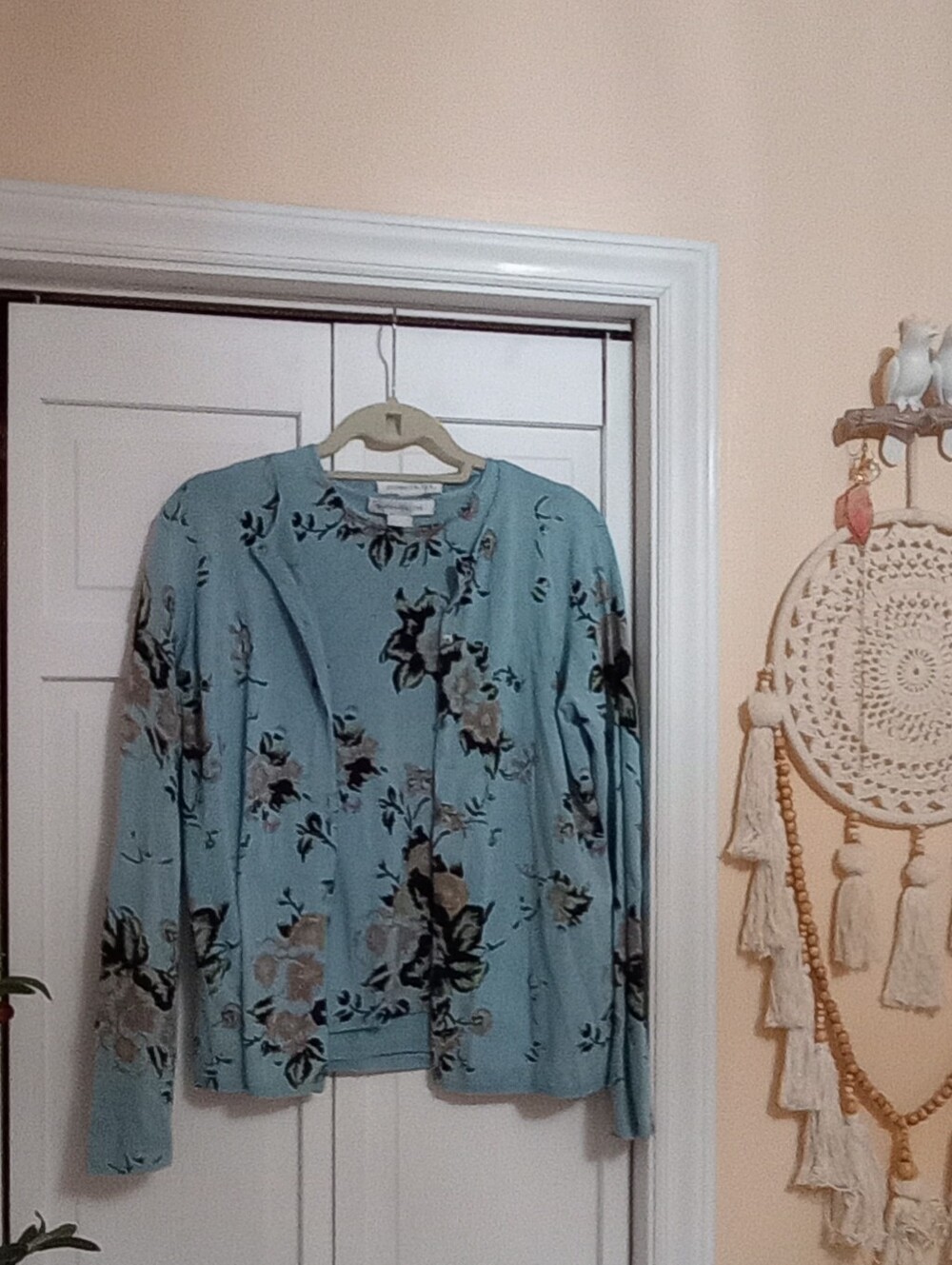 Pursuits, LTD 2 Piece Silk Blend Top And Cardigan Set Size M